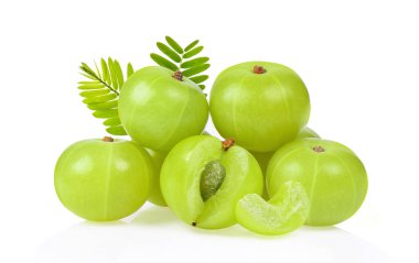 Beyaz arka planda Hint Bektaşi üzümü