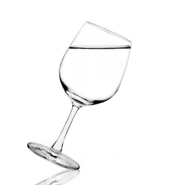 하얀 배경에 고립된 물 한 컵 — 스톡 사진