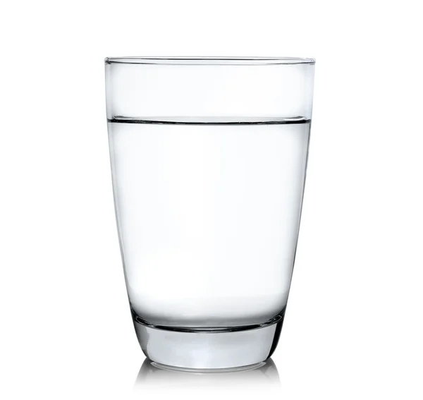 Beyaz arkaplanda izole edilmiş su bardağı — Stok fotoğraf