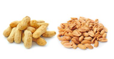 beyaz arkaplanda izole edilmiş yerfıstıkları