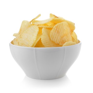 kase patates cipsi beyaz zemin üzerine