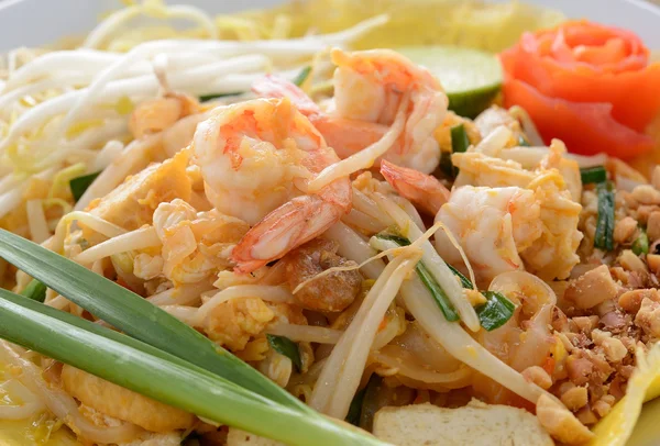Pad thai. Thai style noodles — Stock Photo, Image