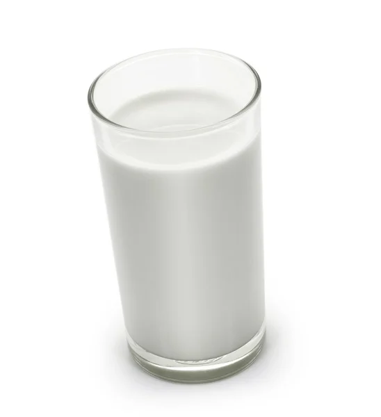 Glas melk op witte achtergrond — Stockfoto