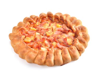 Beyaz arkaplanda izole edilmiş pizza