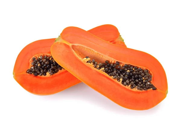 Papaya gesneden op een witte achtergrond — Stockfoto