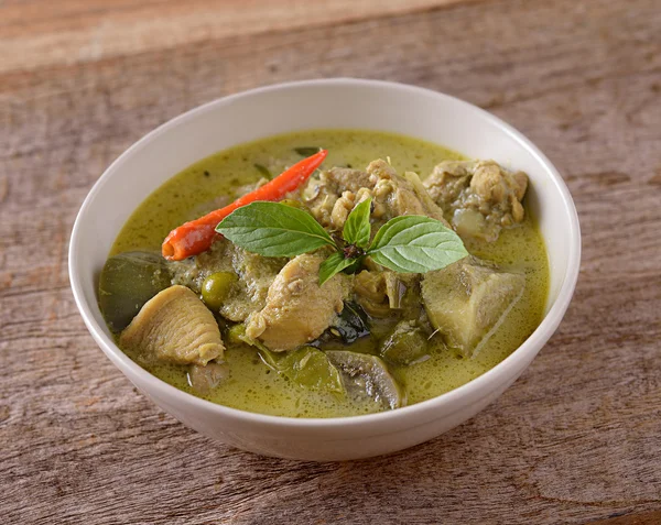 Pollo verde al curry, cocina tailandesa — Foto de Stock