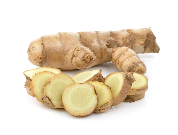 Curcuma fresca su sfondo bianco — Foto Stock