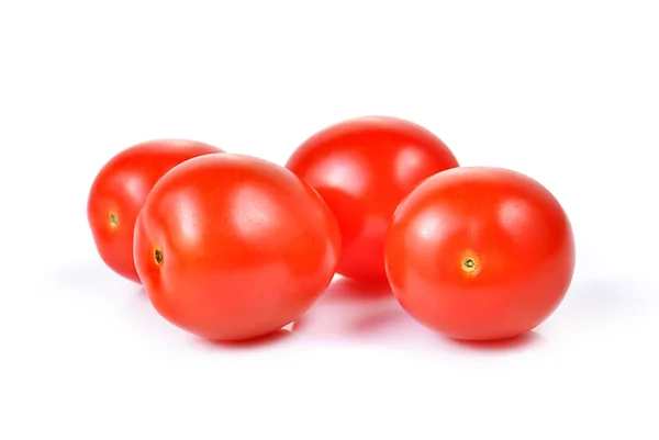 Tomates cerises isolées sur fond blanc. — Photo