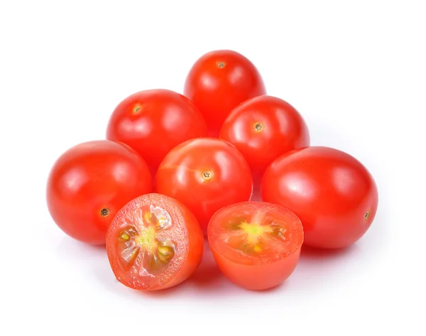 Tomates cerises isolées sur fond blanc. — Photo