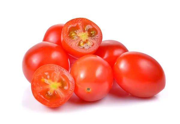 Tomates cerises isolées sur fond blanc. — Photo