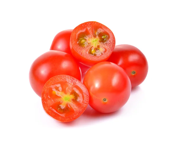 Tomates rojos cereza aislados sobre fondo blanco. — Foto de Stock