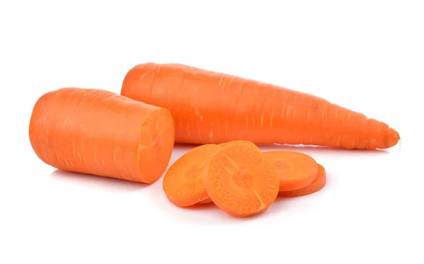 Cenoura fresca sobre um fundo branco — Fotografia de Stock