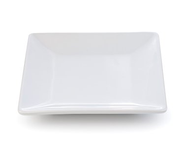 Beyaz bir arka plan üzerinde boş seramik tabak