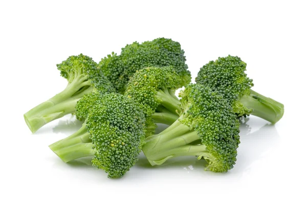 Broccoli isolerad på en vit bakgrund — Stockfoto