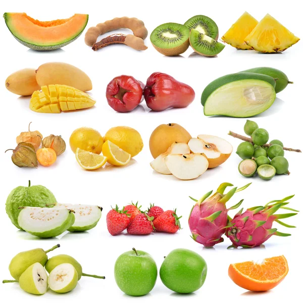 Conjunto de frutas isoladas sobre fundo branco — Fotografia de Stock
