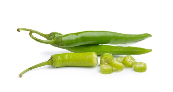 Pimientos verdes aislados sobre fondo blanco — Foto de Stock