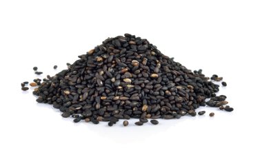 beyaz zemin üzerine susam