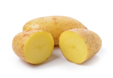 Beyaz arkaplanda izole edilmiş patates