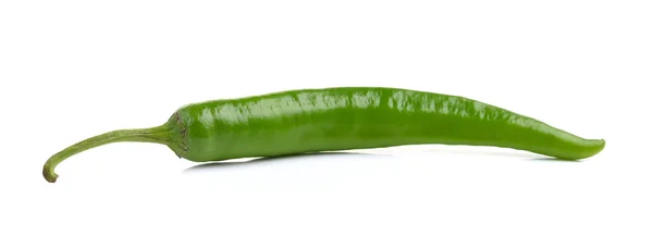 Zelené papriky izolované na bílém pozadí — Stock fotografie