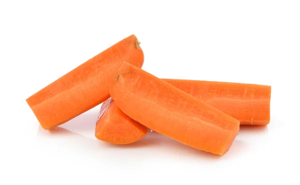 Karotte Gemüsesticks Haufen auf weißem Hintergrund — Stockfoto
