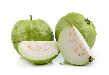 guava meyve beyaz zemin üzerine