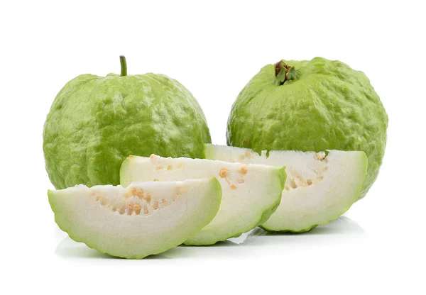 Frutta di guava su sfondo bianco — Foto Stock