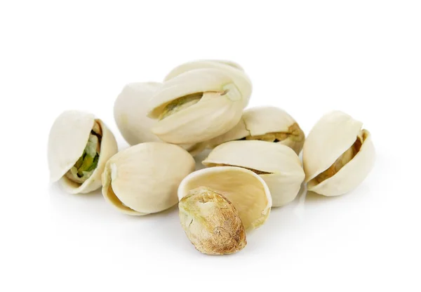 Pistachenoten op witte achtergrond — Stockfoto