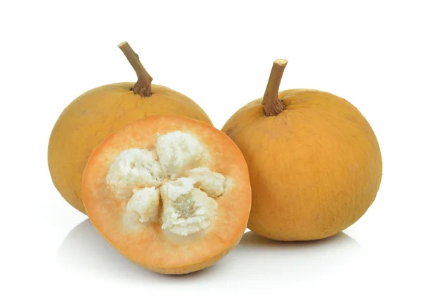 Santol fruit geïsoleerd op witte achtergrond — Stockfoto
