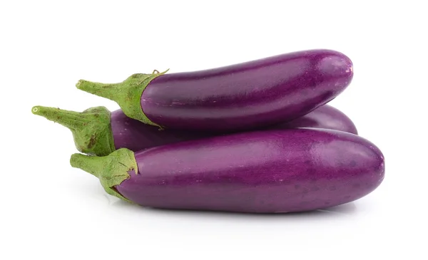 Aubergine geïsoleerd op een witte achtergrond — Stockfoto