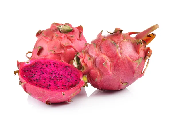 Fruta de dragón rojo sobre fondo blanco — Foto de Stock