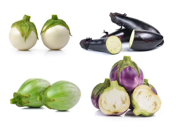 Aubergine op witte achtergrond — Stockfoto