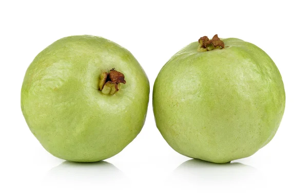 Fruta de goiaba isolada sobre fundo branco — Fotografia de Stock