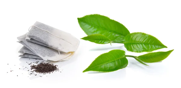 Teabag e chá Isolado em fundo branco — Fotografia de Stock
