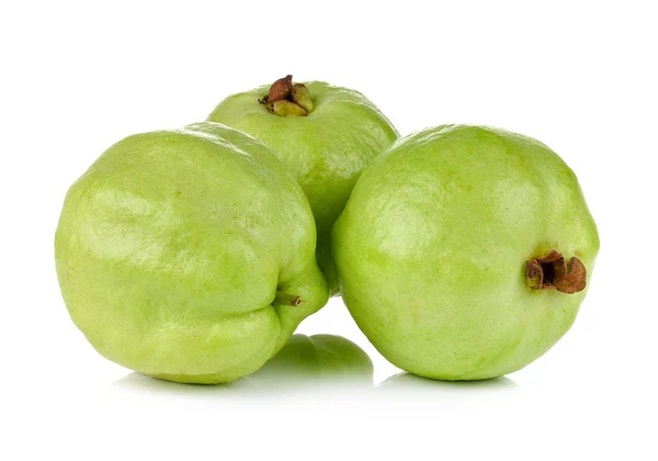 Guava isolato su sfondo bianco — Foto Stock