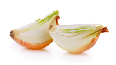 Beyaz arkaplanda soğan