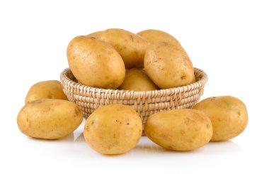  Beyaz arkaplanda izole edilmiş patates