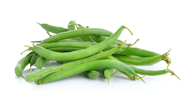 Grüne Bohnen isoliert auf weißem Hintergrund — Stockfoto