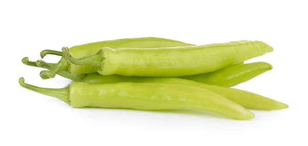 Groene chili peper op witte achtergrond — Stockfoto