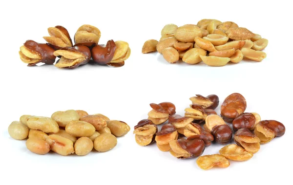 Bohnen und Erdnüsse auf weißem Hintergrund — Stockfoto