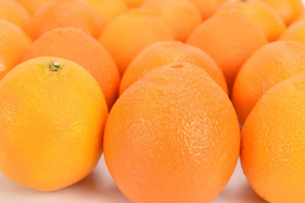 Tangerinas Laranja Maduras Colocadas Uma Mesa Branca — Fotografia de Stock