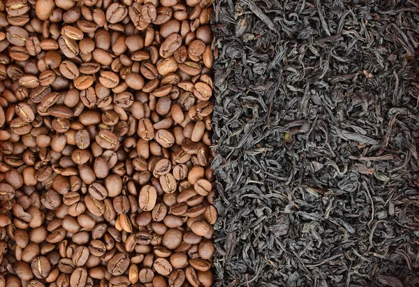 Kaffeebohnen Und Schwarze Teeblätter Sind Zwei Streifen Ausgelegt Wodurch Eine — Stockfoto