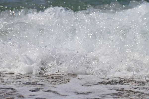 White Foam Sea Surf Mediterranean Coast Splashes Bubbles Glisten Sun — Stock Photo, Image