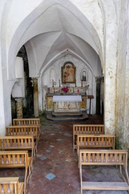 Ravello 'nun ve Amalfi sahillerinin yollarında yürüyorum.
