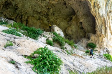 Ravello 'nun ve Amalfi sahillerinin yollarında yürüyorum.