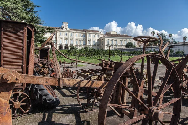 Reggia di Portici, pertanian Macchine — Stok Foto