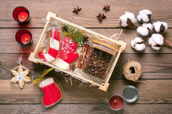 Vård Paket Säsongsöppen Presentförpackning Med Kaffe Pepparkakor Och Kanel Personlig — Stockfoto