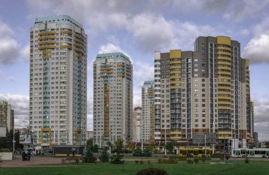 Ekim ayında Minsk kalabalık, güzel, sakin ve temiz değildir..