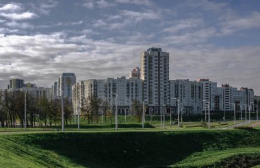 Ekim ayında Minsk kalabalık, güzel, sakin ve temiz değildir..