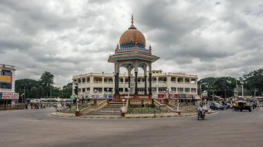 Mysore, Hindistan 'ın Karnataka eyaletinde yer alan bir şehirdir. Hindistan 'ın Karnataka eyaletinin üçüncü büyük şehridir.
