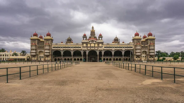 Center Mysore City Magnificent Mysore Palace Which Served Seat Vodeyar — Stock Photo, Image